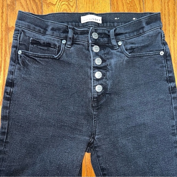 LOFT Black Full Button Fly Cropped Release Hems The Skinny Jeans Size 27/4 - Picture 2 of 10